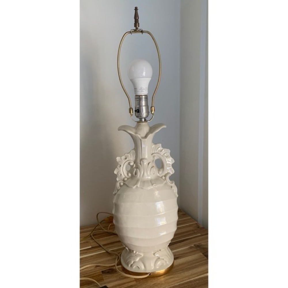 Vintage French Country Table Lamp Gold Rococo Victorian Porcelain Hand Painted - Picture 9 of 9